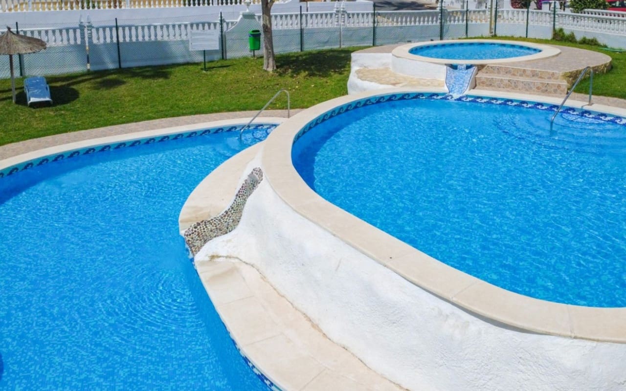 4 sypialnia Dom na sprzedaż w Orihuela Costa z basenem - 295 000 € (Ref: 9934466)