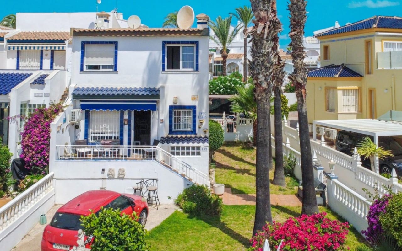 4 sypialnia Dom na sprzedaż w Orihuela Costa z basenem - 295 000 € (Ref: 9934466)