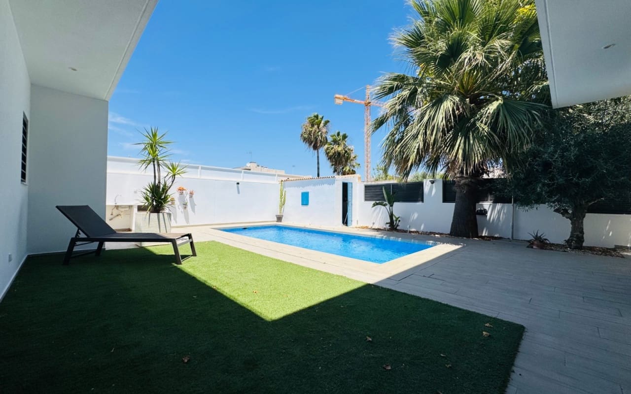 3 soverom Villa til salgs i Lo Pagan med svømmebasseng - € 550 000 (Ref: 9934467)
