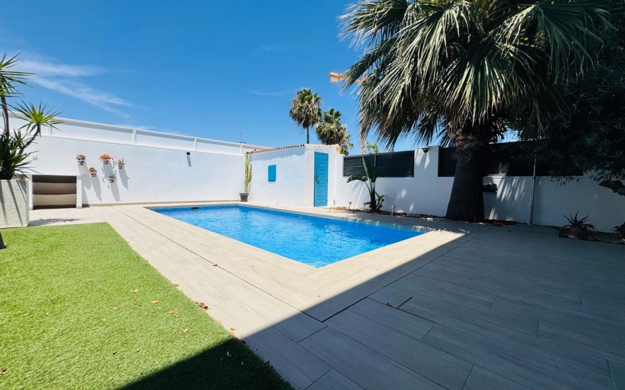 3 soverom Villa til salgs i Lo Pagan med svømmebasseng - € 550 000 (Ref: 9934467)
