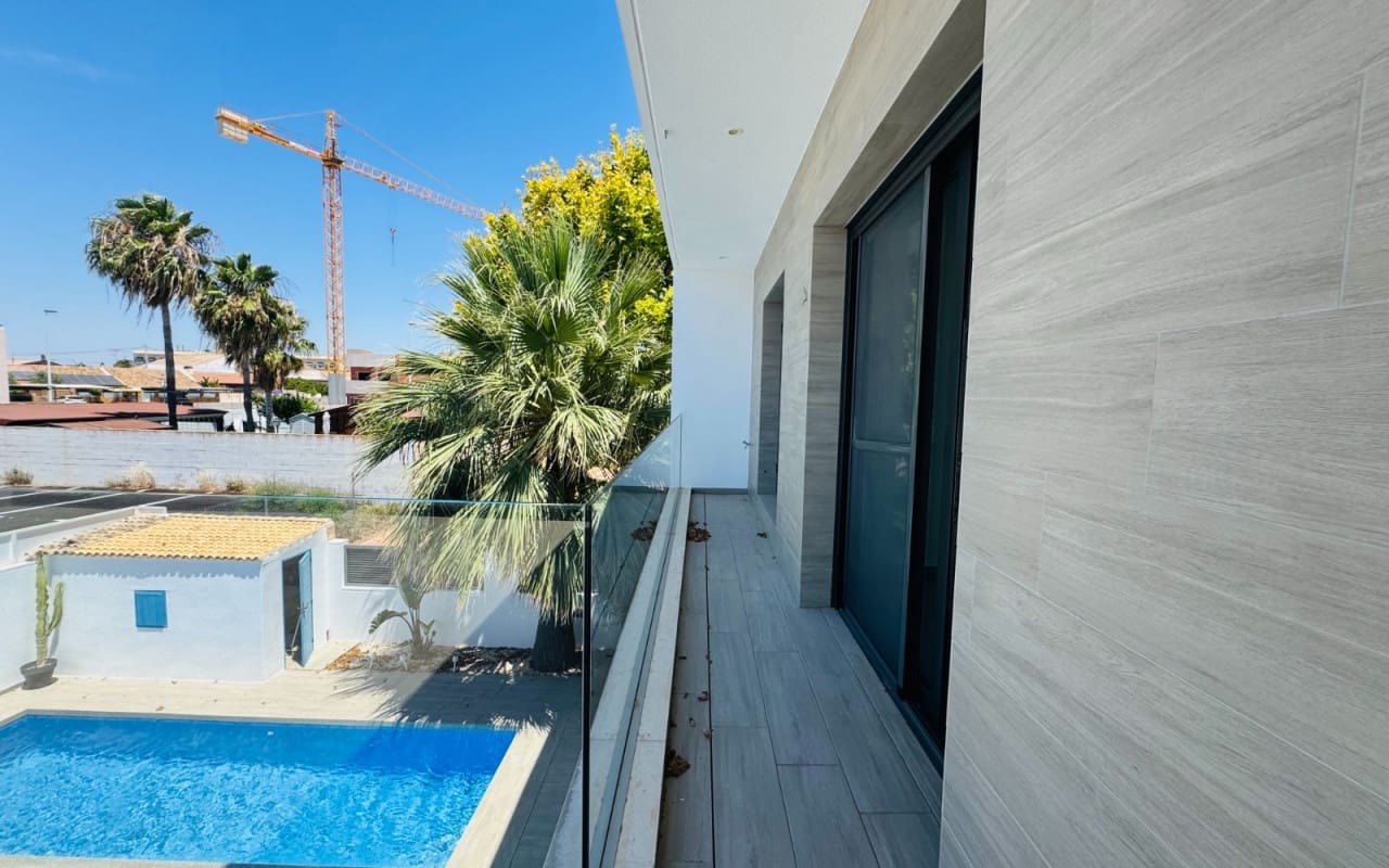 3 soverom Villa til salgs i Lo Pagan med svømmebasseng - € 550 000 (Ref: 9934467)