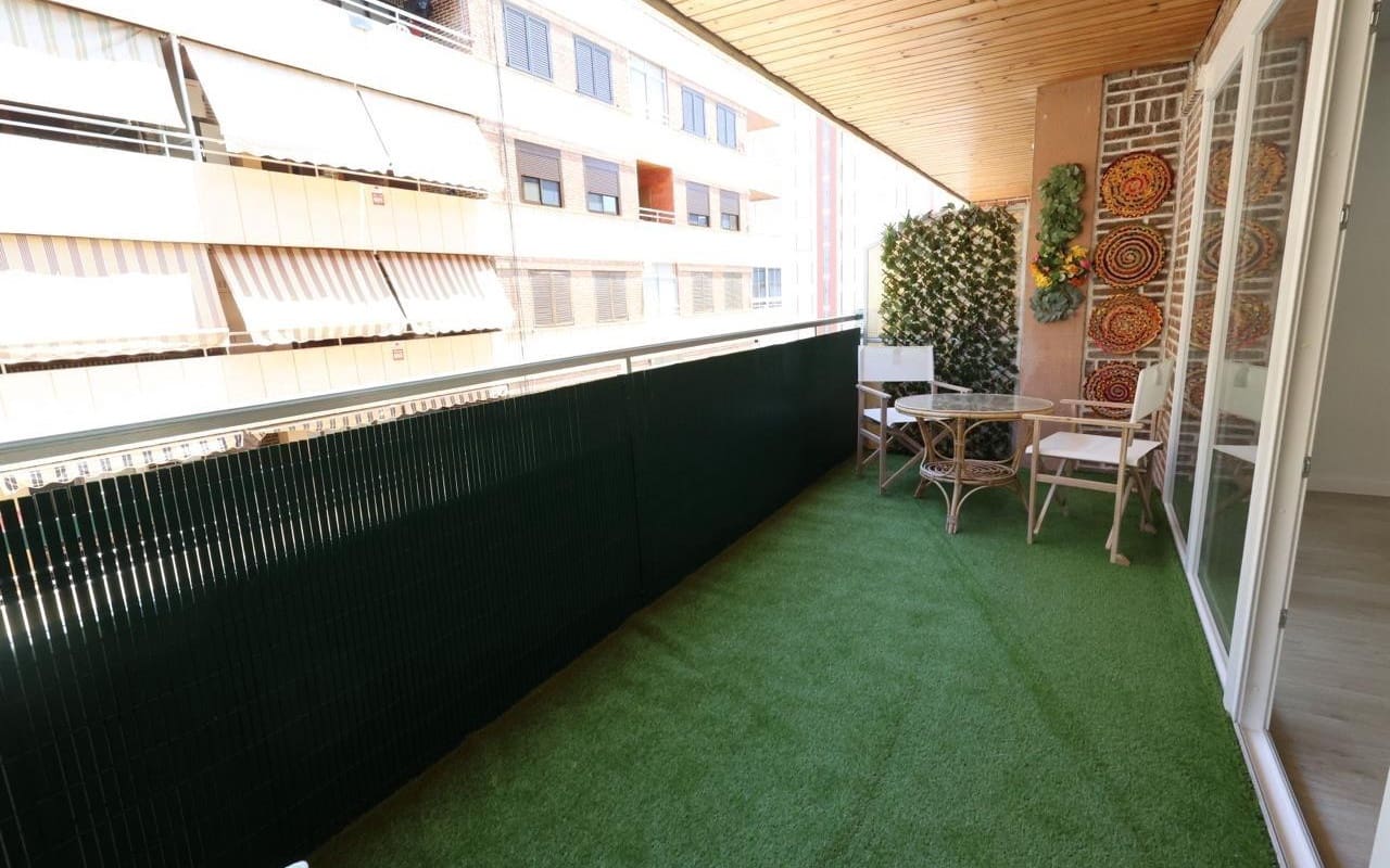 3 sovrum Strandlägenhet till salu i Torrevieja - 230 000 € (Ref: 9934473)