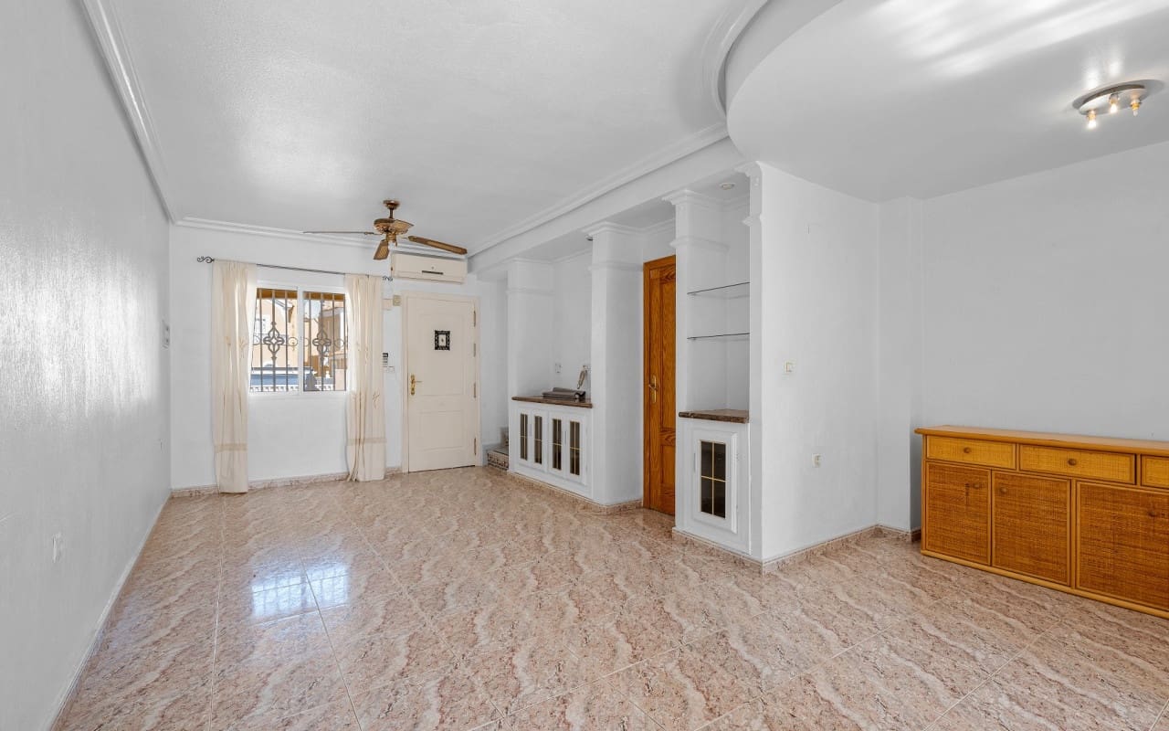 3 bedroom Townhouse for sale in Filipinas with pool - € 189,000 (Ref: 9934474)