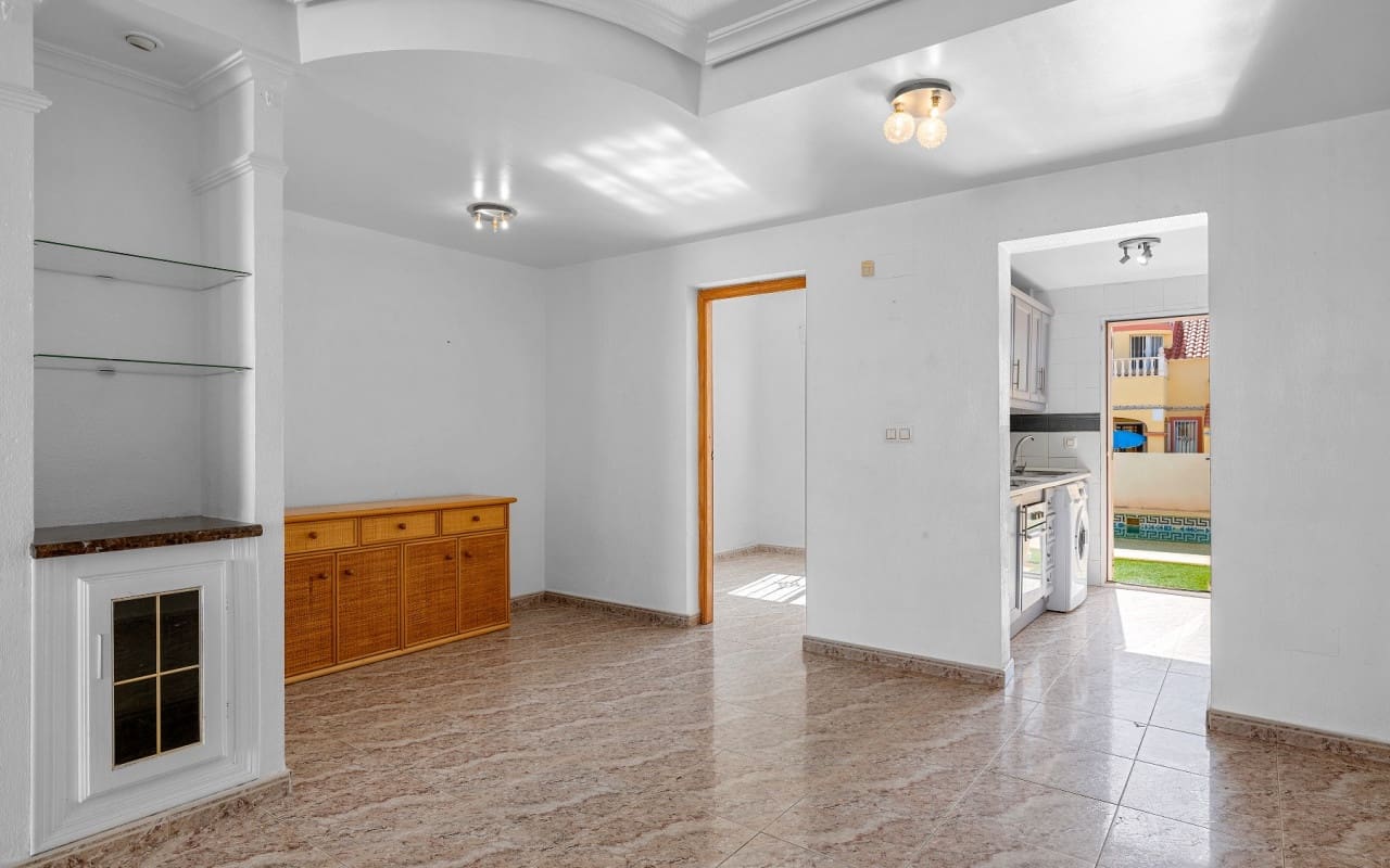 3 bedroom Townhouse for sale in Filipinas with pool - € 189,000 (Ref: 9934474)