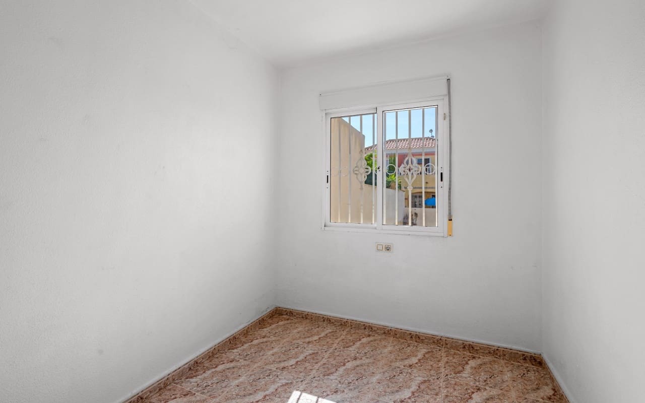 3 bedroom Townhouse for sale in Filipinas with pool - € 189,000 (Ref: 9934474)