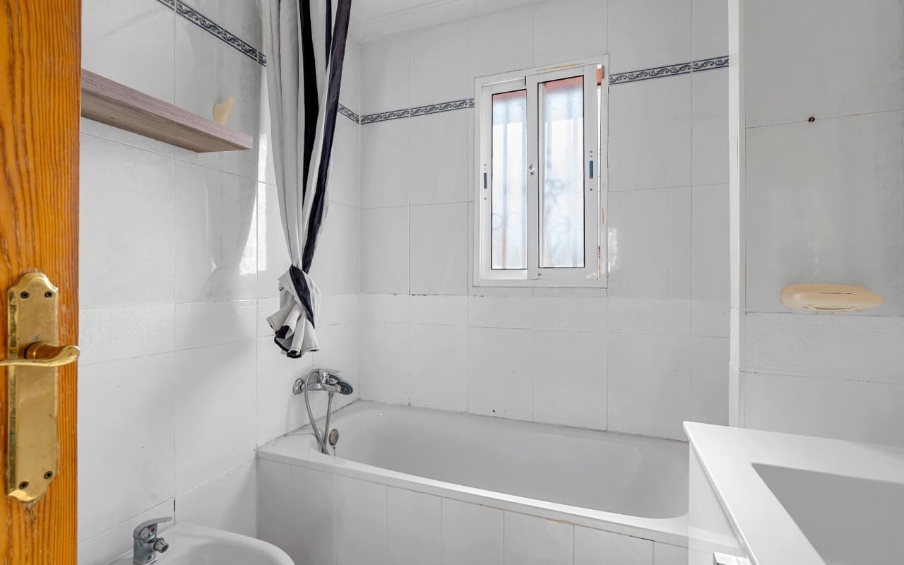 3 bedroom Townhouse for sale in Filipinas with pool - € 189,000 (Ref: 9934474)