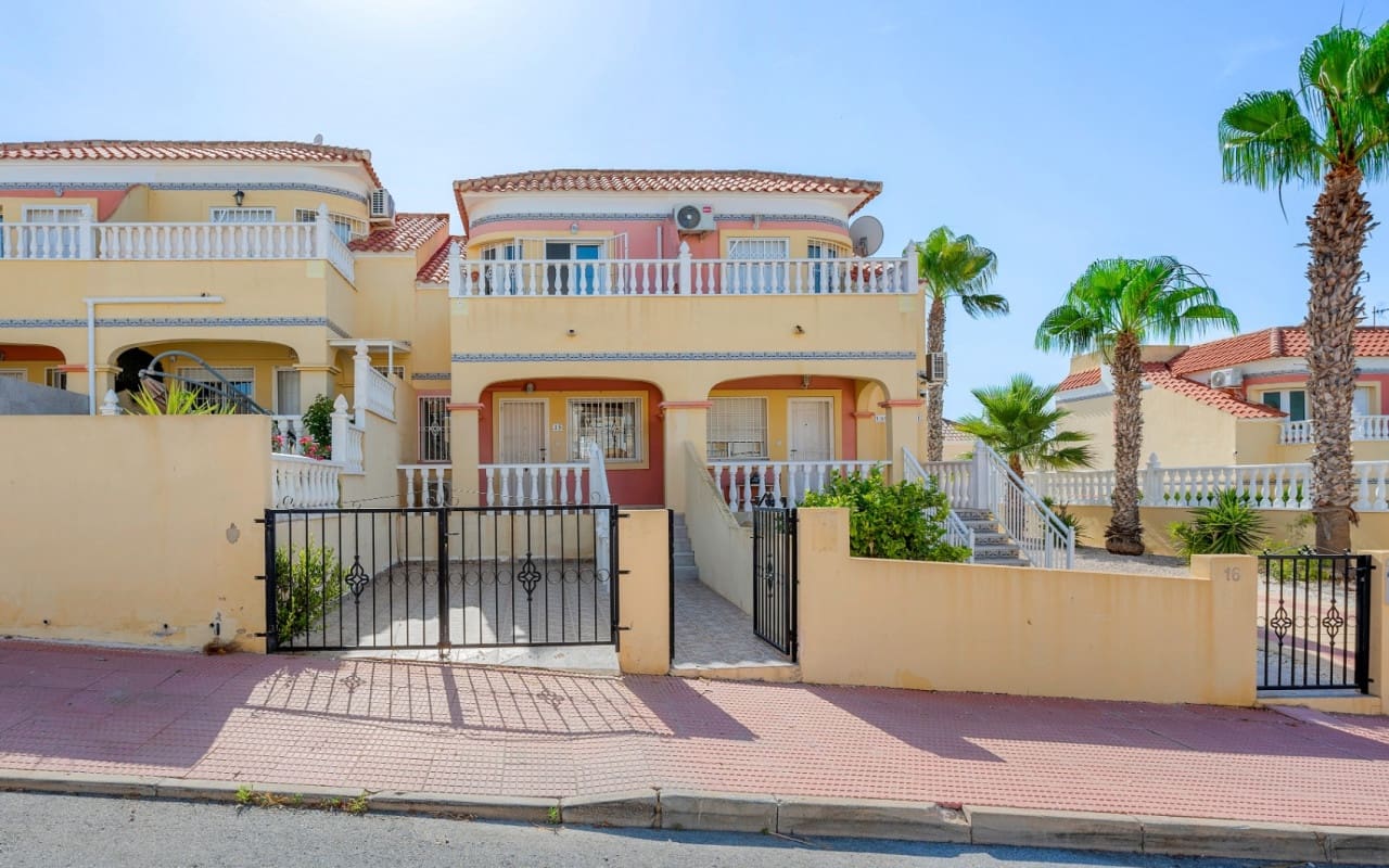 3 bedroom Townhouse for sale in Filipinas with pool - € 189,000 (Ref: 9934474)