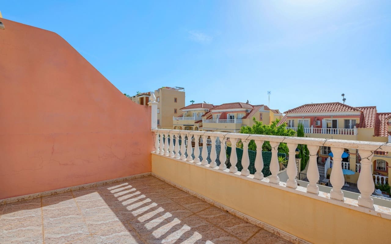3 bedroom Townhouse for sale in Filipinas with pool - € 189,000 (Ref: 9934474)