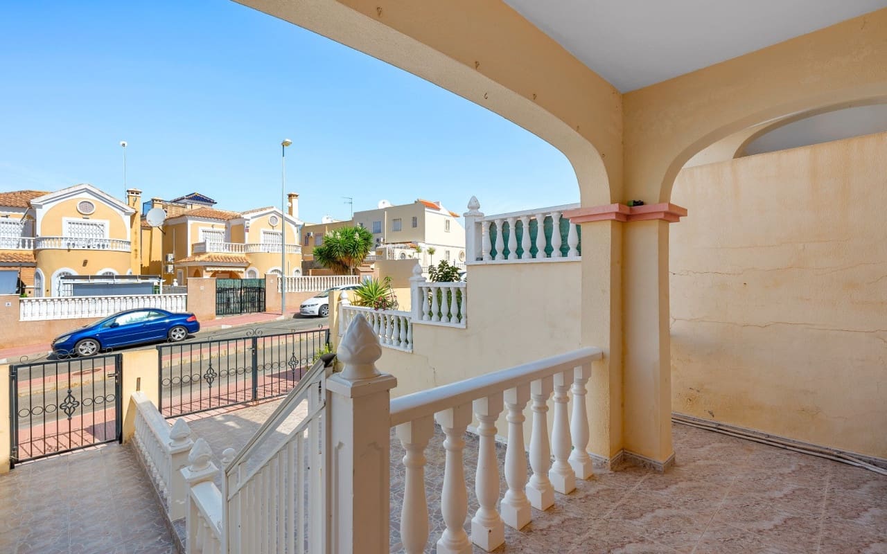 3 bedroom Townhouse for sale in Filipinas with pool - € 189,000 (Ref: 9934474)