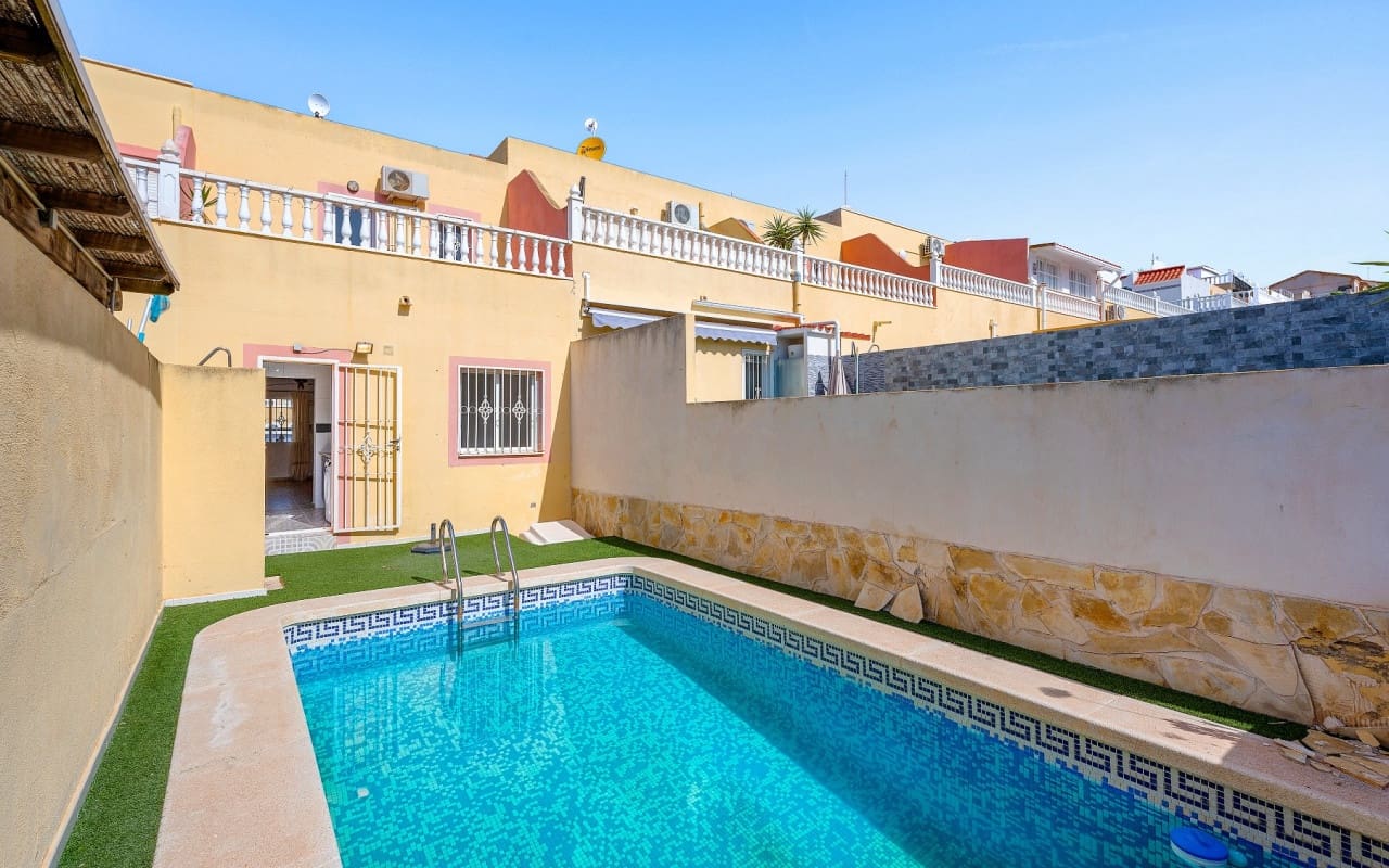 3 bedroom Townhouse for sale in Filipinas with pool - € 189,000 (Ref: 9934474)