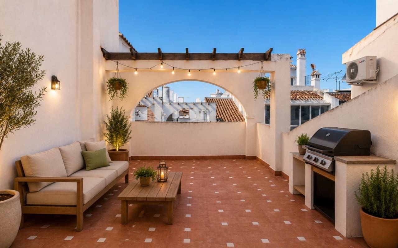 2 bedroom Townhouse for sale in Torrevieja with pool - € 160,000 (Ref: 9936680)