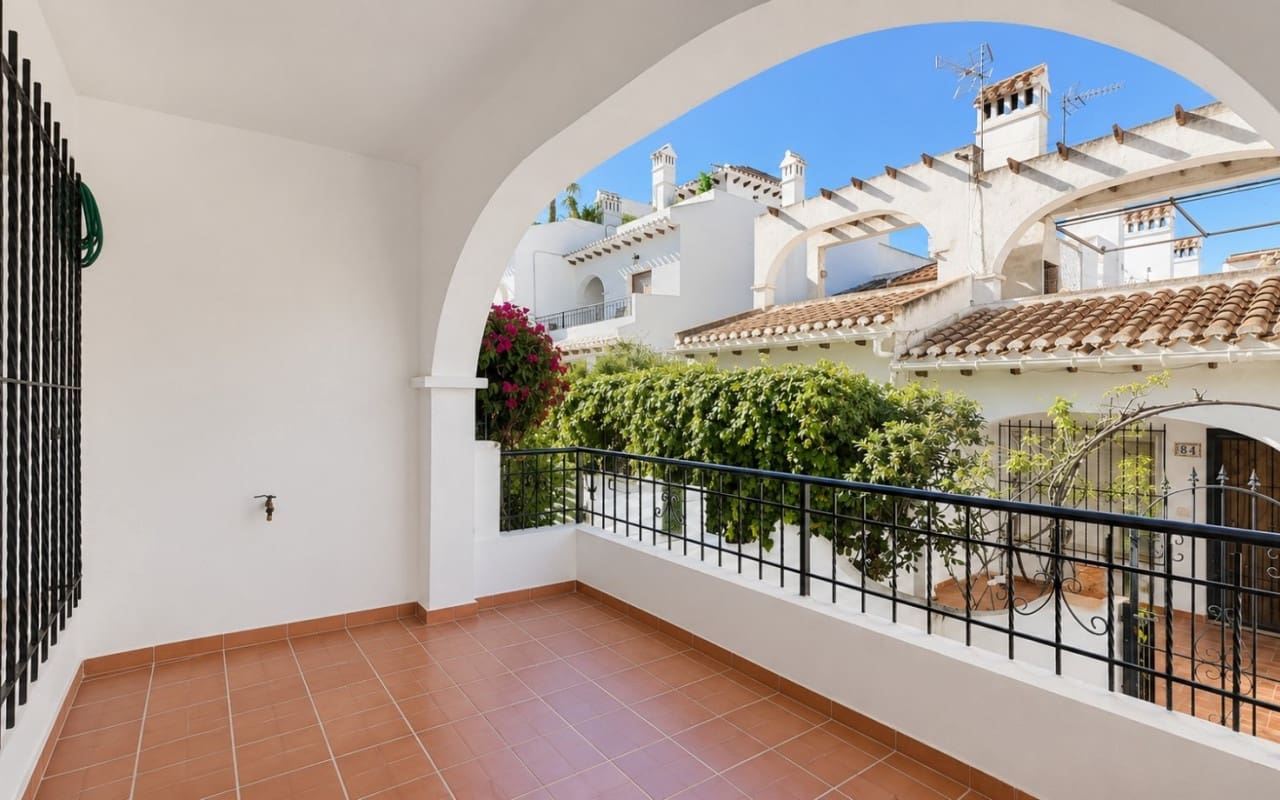 2 bedroom Townhouse for sale in Torrevieja with pool - € 160,000 (Ref: 9936680)