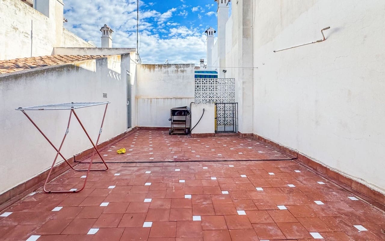 2 bedroom Townhouse for sale in Torrevieja with pool - € 160,000 (Ref: 9936680)