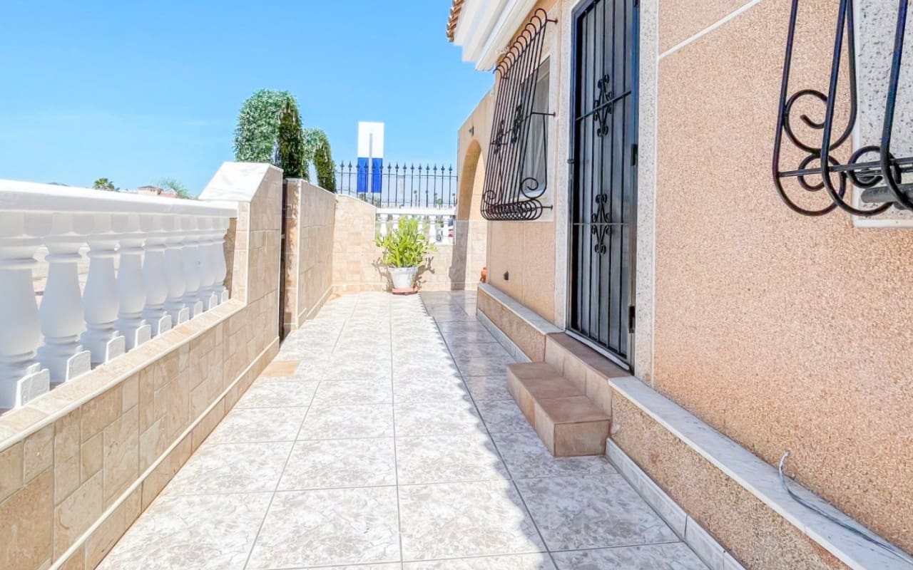 2 soverom Hus til salgs i Los Narejos med svømmebasseng - € 220 000 (Ref: 9946011)
