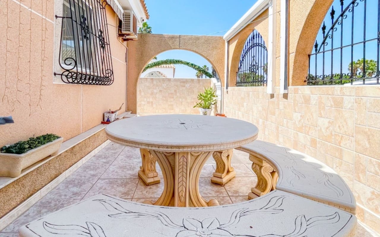 2 soverom Hus til salgs i Los Narejos med svømmebasseng - € 220 000 (Ref: 9946011)