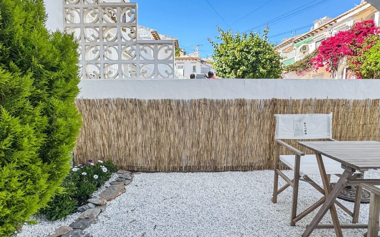 1 sovrum Hus till salu i Torrevieja med pool - 125 000 € (Ref: 9946015)