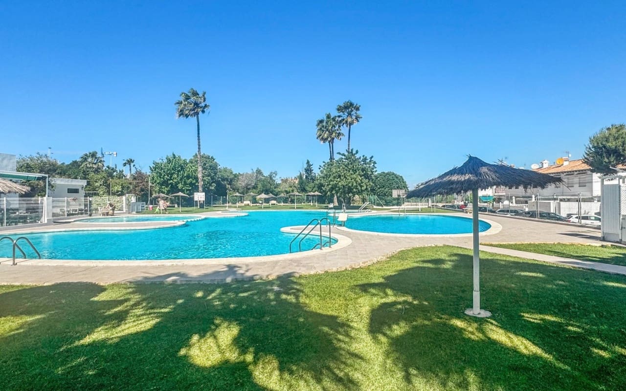 1 sovrum Hus till salu i Torrevieja med pool - 125 000 € (Ref: 9946015)