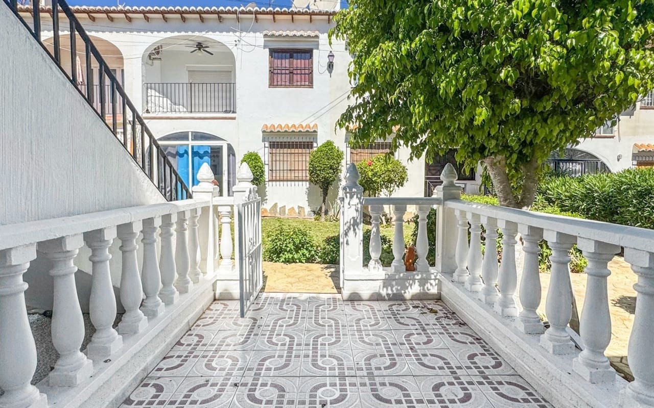 1 sovrum Hus till salu i Torrevieja med pool - 125 000 € (Ref: 9946015)
