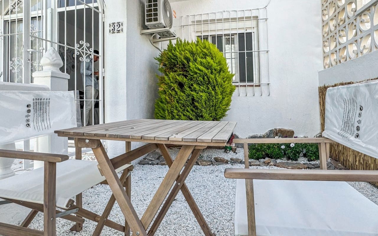 1 sovrum Hus till salu i Torrevieja med pool - 125 000 € (Ref: 9946015)