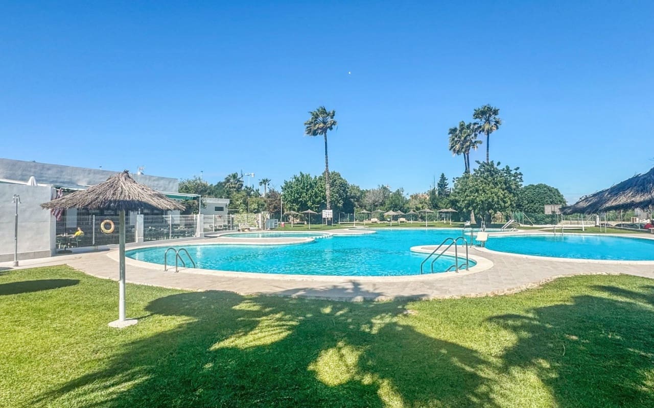 1 sovrum Hus till salu i Torrevieja med pool - 125 000 € (Ref: 9946015)