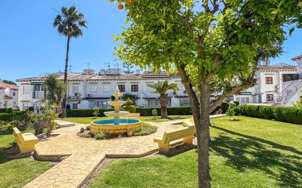 1 sovrum Hus till salu i Torrevieja med pool - 125 000 € (Ref: 9946015)