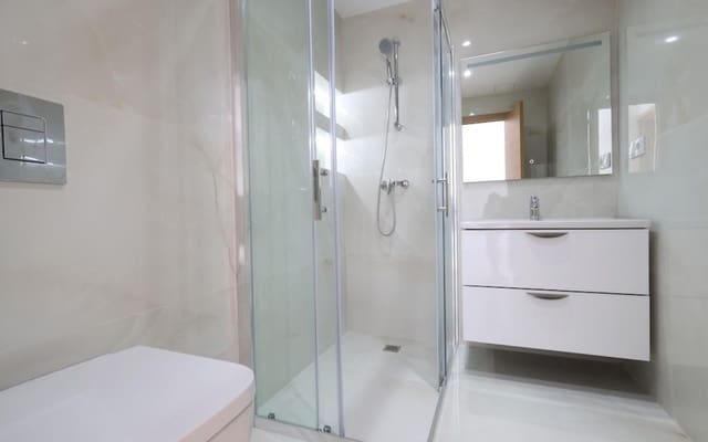 Ático de 2 habitaciones en Cabo Roig, Orihuela en venta con garaje - 239.000 € (Ref: 9946577)