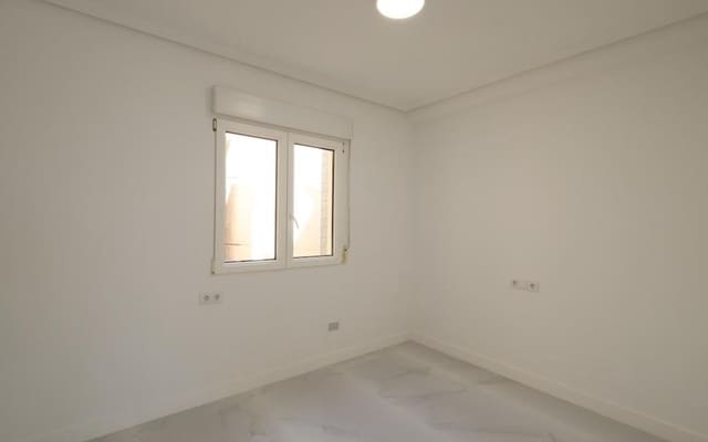 Ático de 2 habitaciones en Cabo Roig, Orihuela en venta con garaje - 239.000 € (Ref: 9946577)