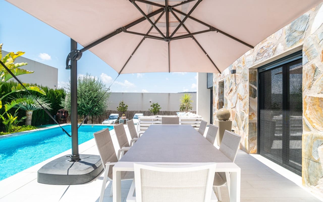 Chalet de 3 habitaciones en Algorfa en venta con piscina garaje - 600.000 € (Ref: 9946578)
