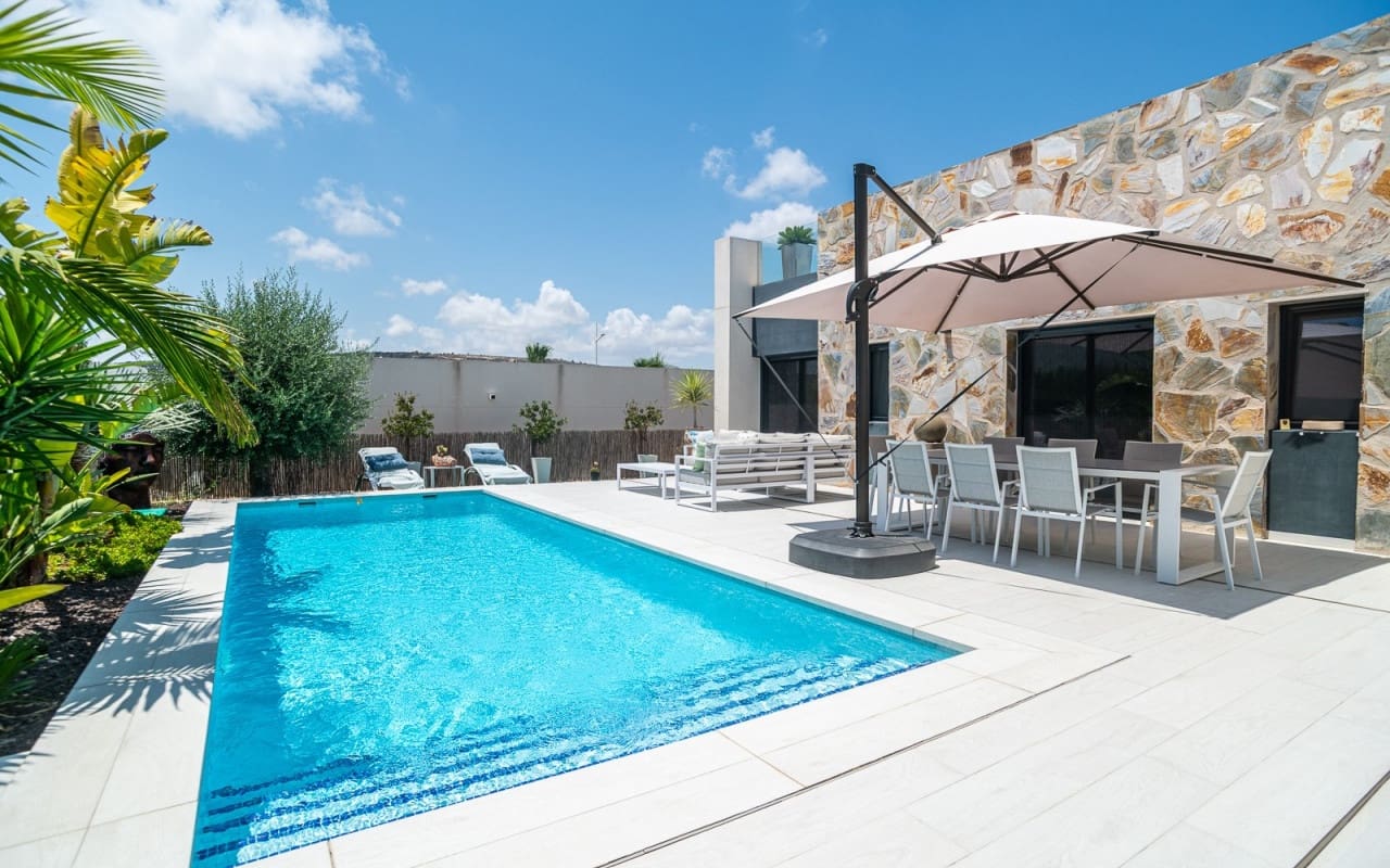 Chalet de 3 habitaciones en Algorfa en venta con piscina garaje - 600.000 € (Ref: 9946578)