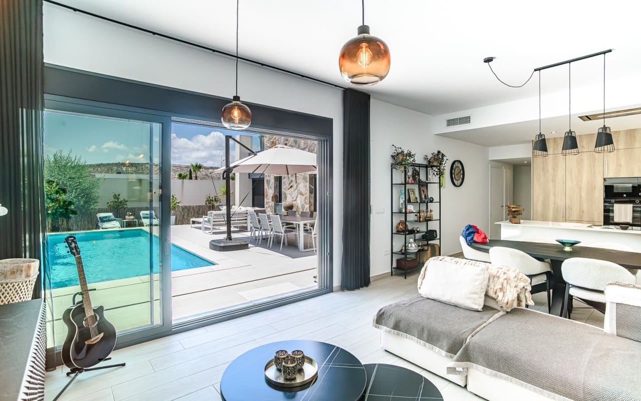 Chalet de 3 habitaciones en Algorfa en venta con piscina garaje - 600.000 € (Ref: 9946578)