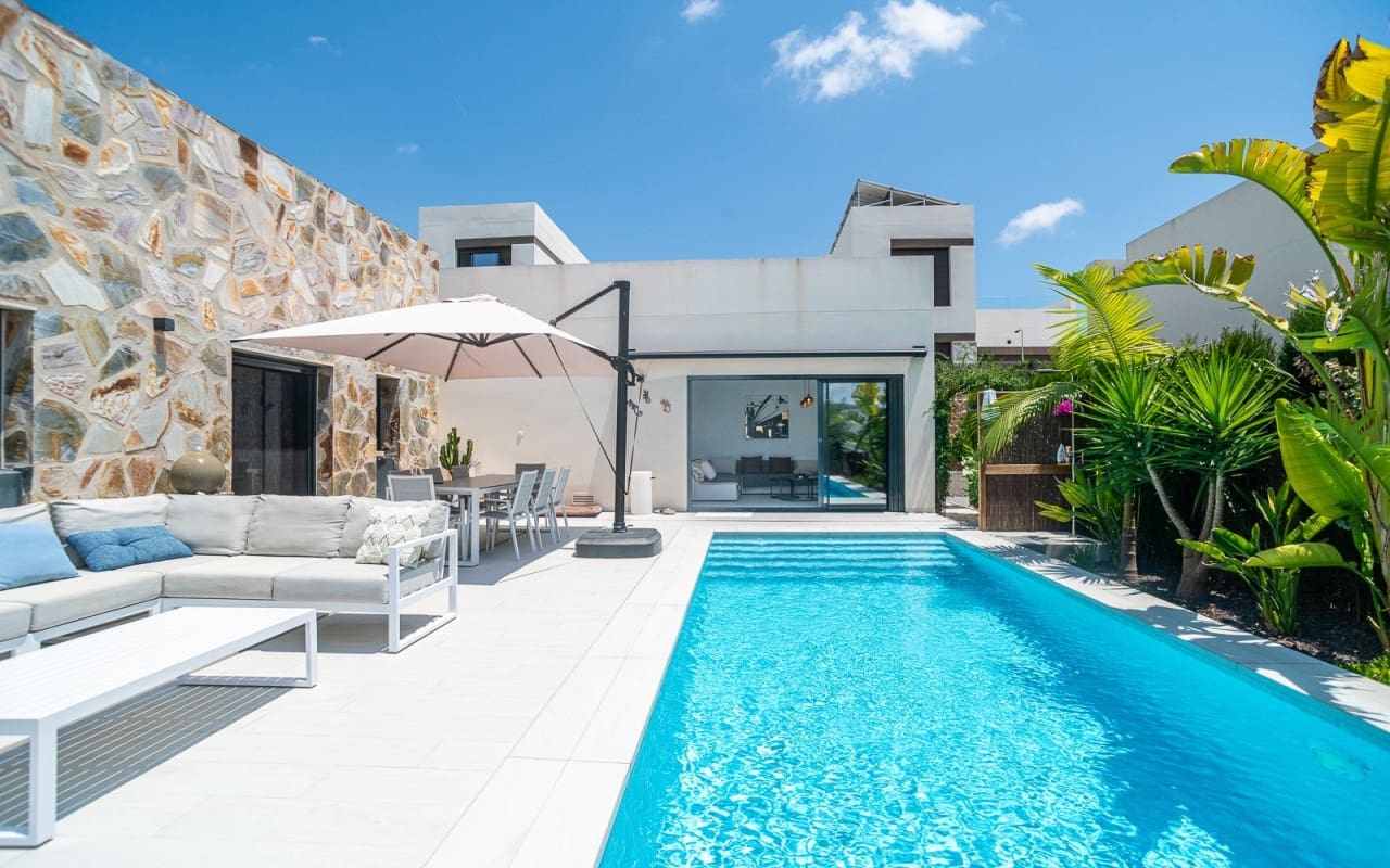 Chalet de 3 habitaciones en Algorfa en venta con piscina garaje - 600.000 € (Ref: 9946578)
