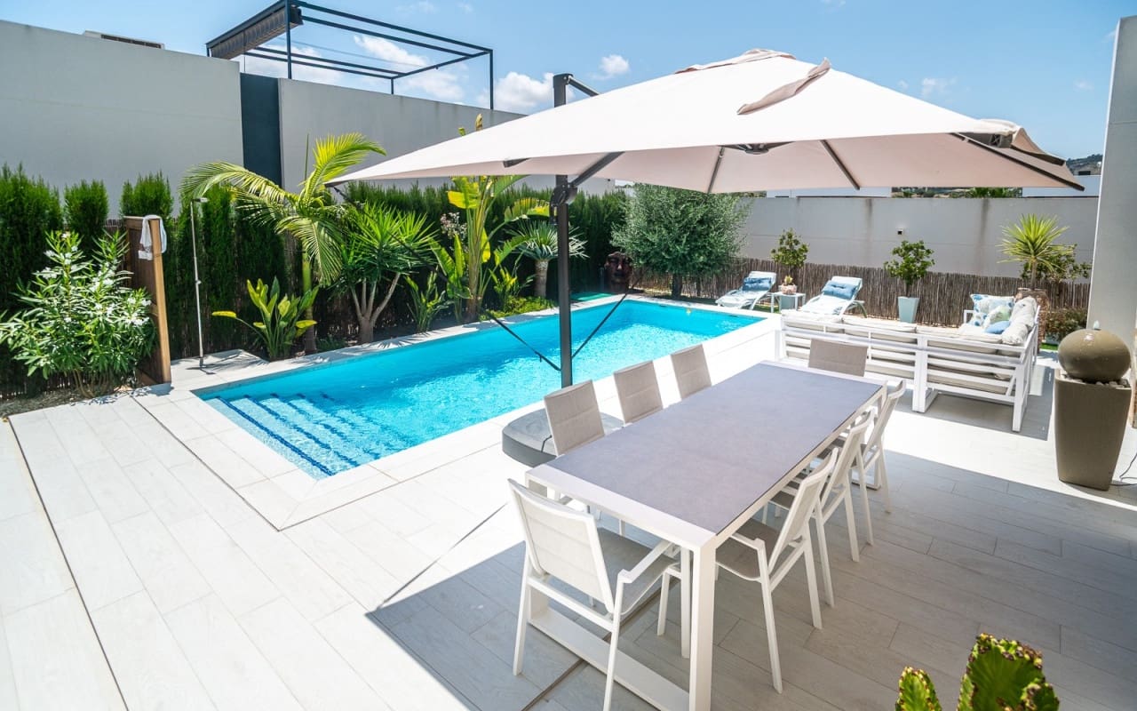 Chalet de 3 habitaciones en Algorfa en venta con piscina garaje - 600.000 € (Ref: 9946578)