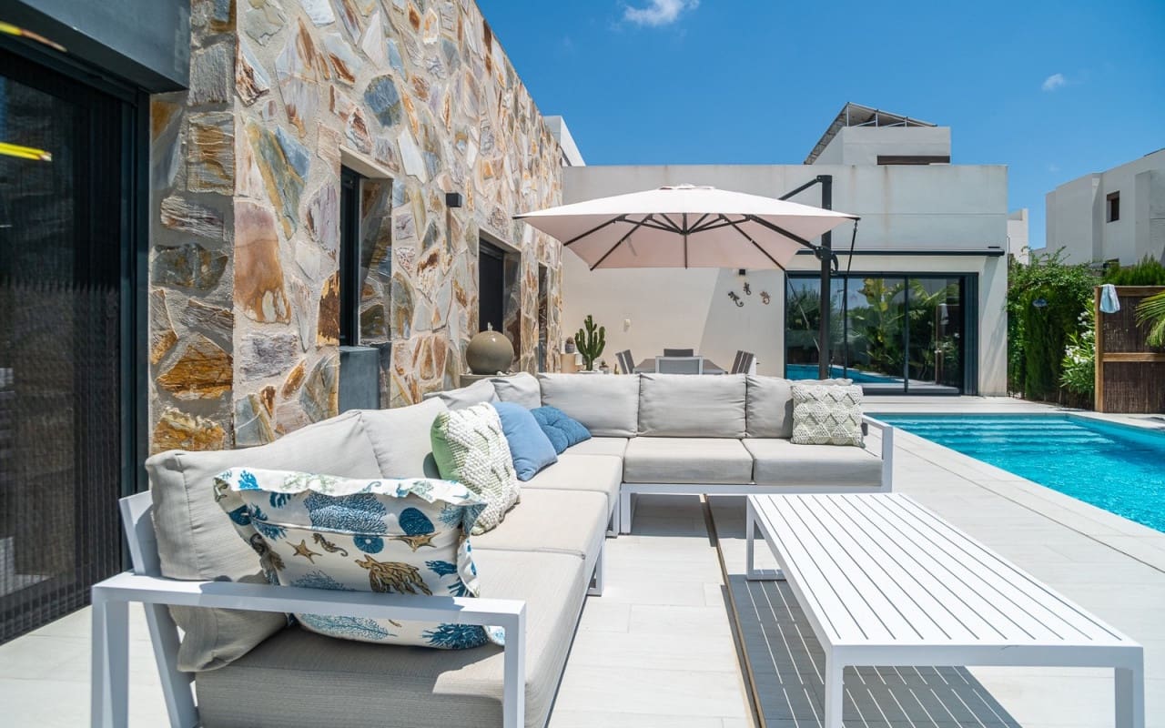 Chalet de 3 habitaciones en Algorfa en venta con piscina garaje - 600.000 € (Ref: 9946578)