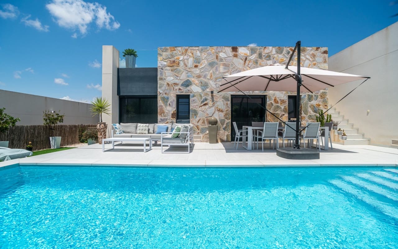 Chalet de 3 habitaciones en Algorfa en venta con piscina garaje - 600.000 € (Ref: 9946578)
