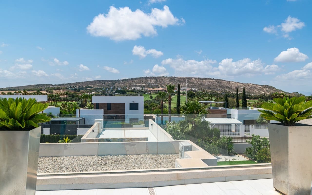 Chalet de 3 habitaciones en Algorfa en venta con piscina garaje - 600.000 € (Ref: 9946578)