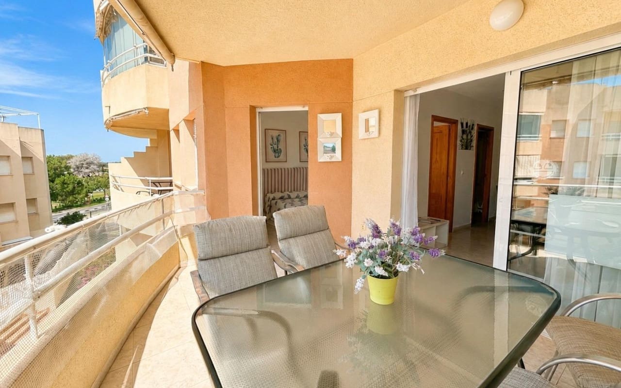 2 soveværelse Lejlighed til salg i Dehesa de Campoamor med swimmingpool - € 205.000 (Ref: 9946579)