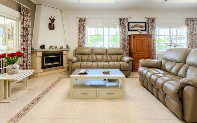 Finca/Casa Rural de 3 habitaciones en Catral en venta con piscina garaje - 585.500 € (Ref: 9946581)