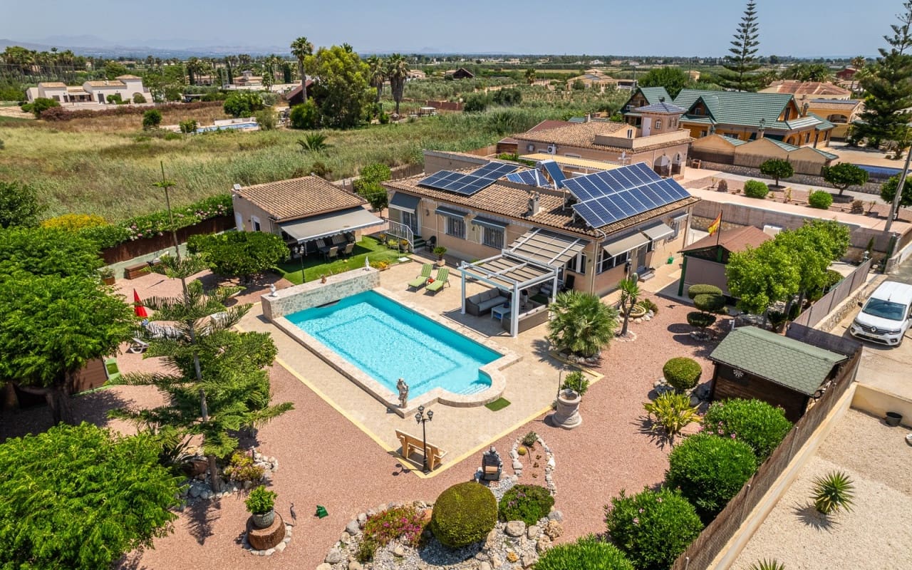 3 bedroom Finca/Country House for sale in Catral with pool - € 585,500 (Ref: 9946581)