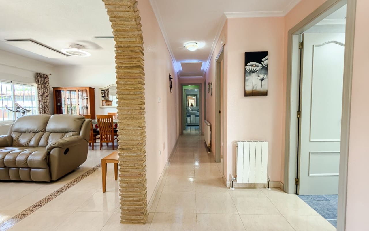 3 bedroom Finca/Country House for sale in Catral with pool - € 585,500 (Ref: 9946581)