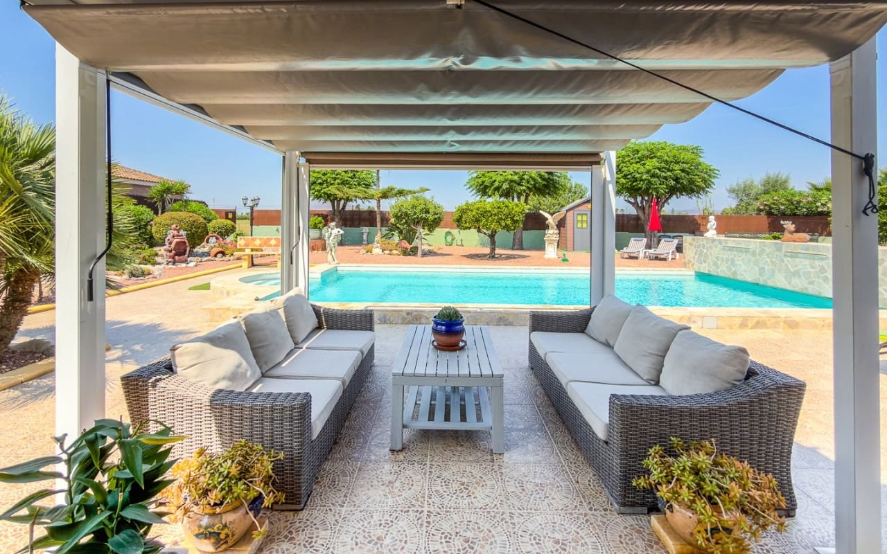 3 bedroom Finca/Country House for sale in Catral with pool - € 585,500 (Ref: 9946581)