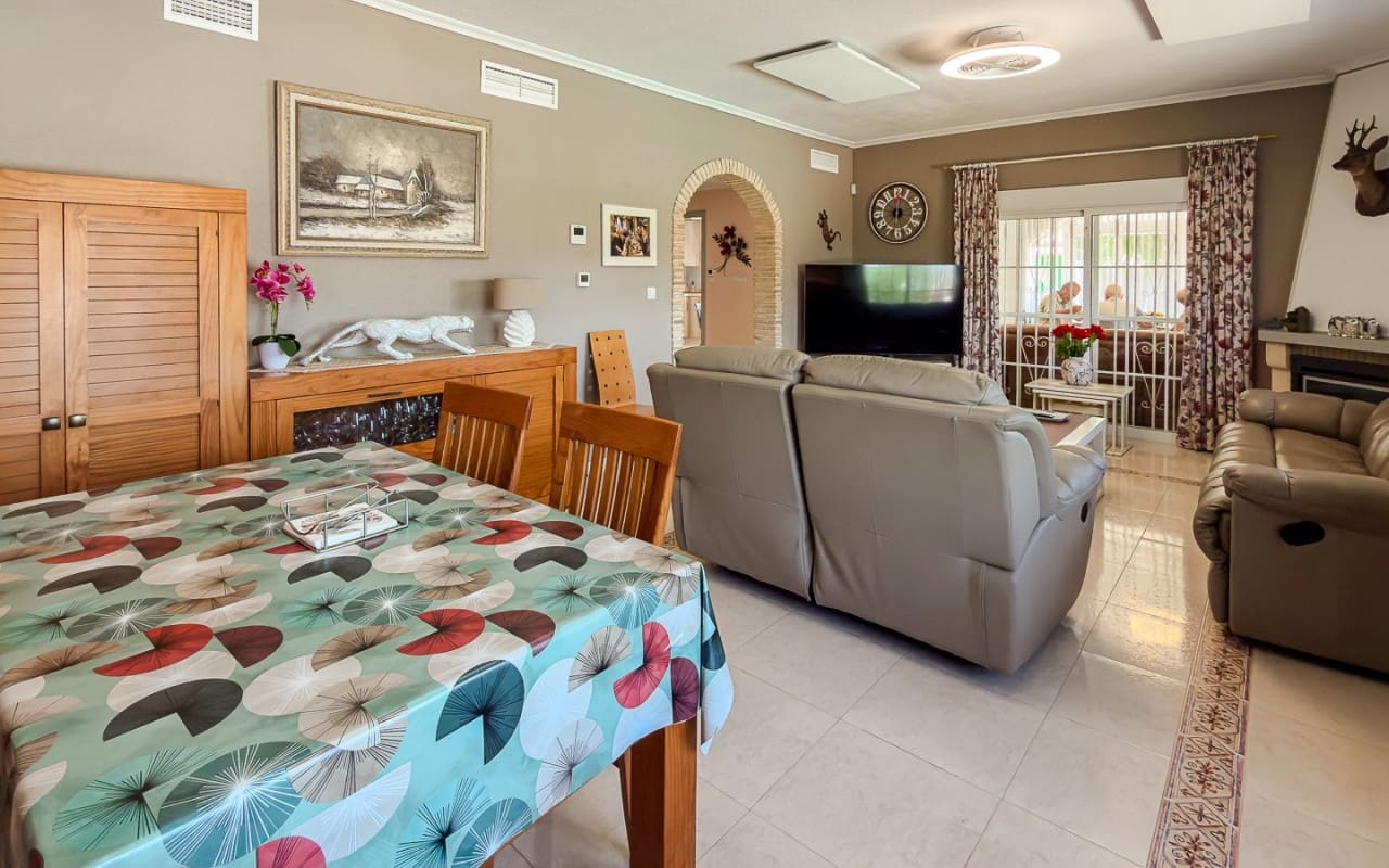 3 bedroom Finca/Country House for sale in Catral with pool - € 585,500 (Ref: 9946581)