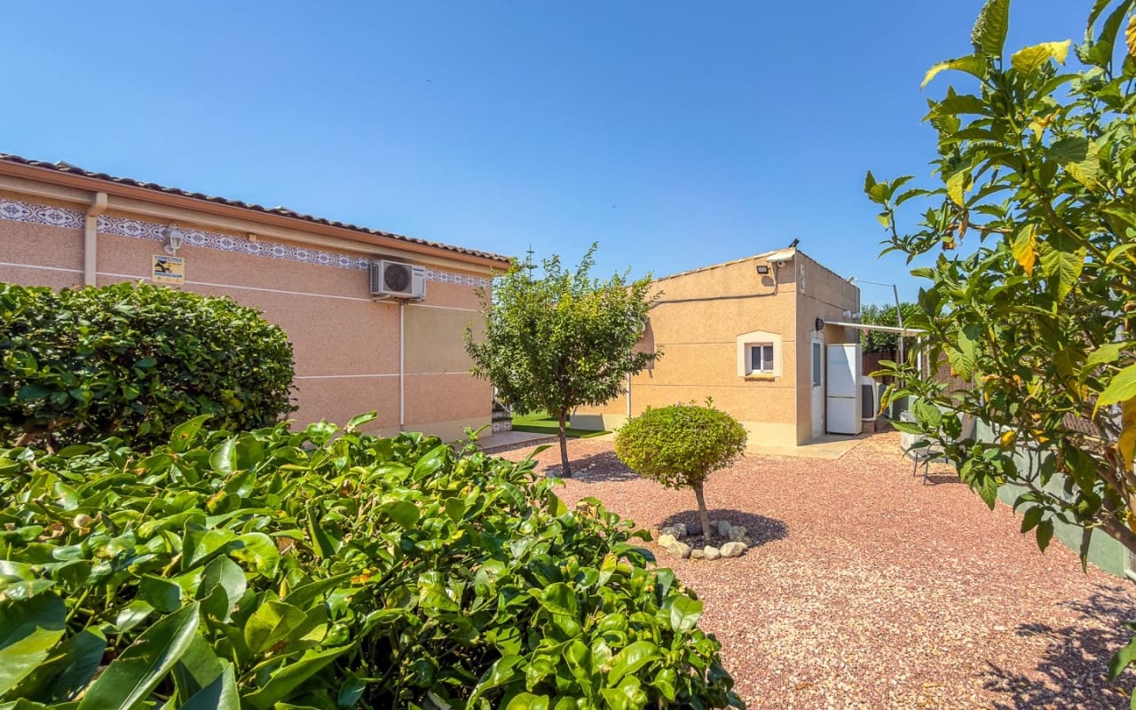 3 bedroom Finca/Country House for sale in Catral with pool - € 585,500 (Ref: 9946581)
