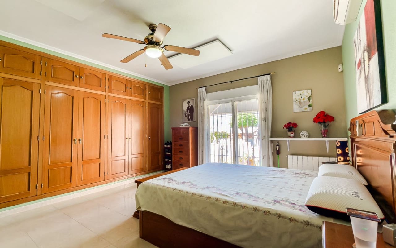 3 bedroom Finca/Country House for sale in Catral with pool - € 585,500 (Ref: 9946581)