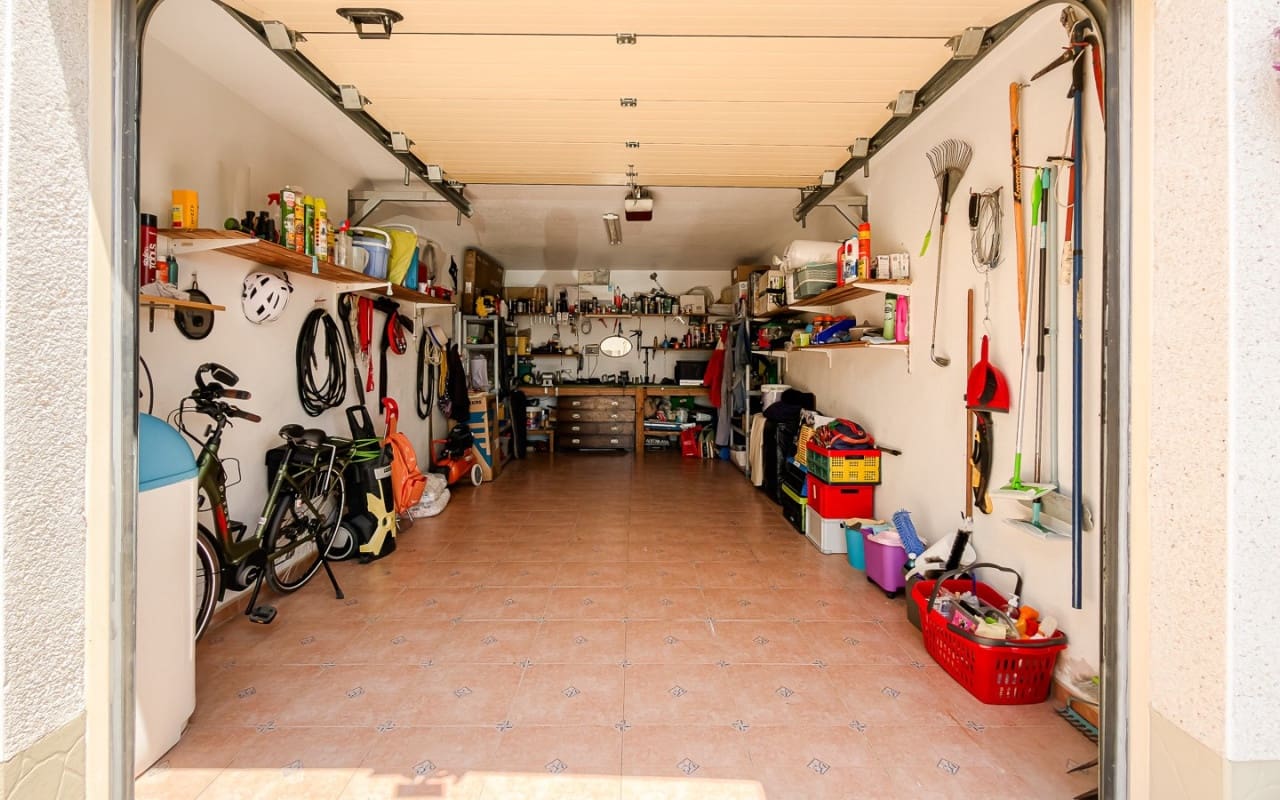 3 soveværelse Finca/Landehus til salg i Catral med swimmingpool garage - € 499.500 (Ref: 9946581)