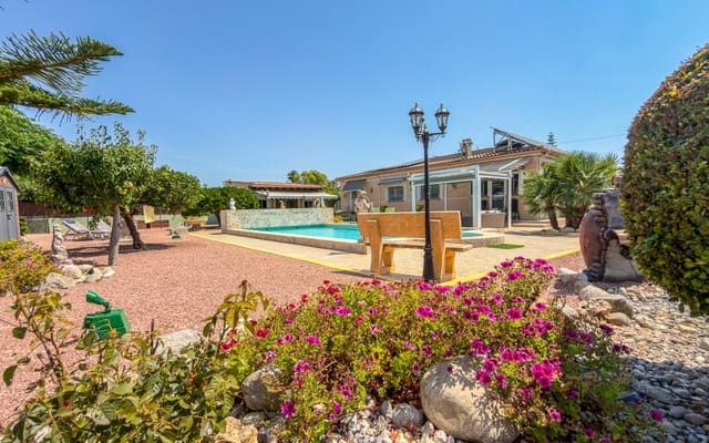 Finca/Casa Rural de 3 habitaciones en Catral en venta con piscina garaje - 585.500 € (Ref: 9946581)