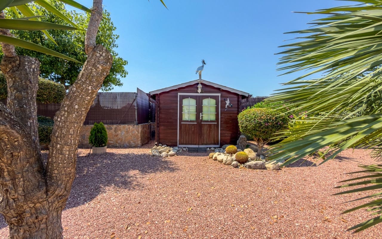 3 soveværelse Finca/Landehus til salg i Catral med swimmingpool garage - € 499.500 (Ref: 9946581)