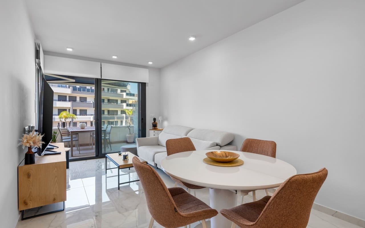 2 bedroom Apartment for sale in Playa Flamenca with pool - € 350,000 (Ref: 9946583)