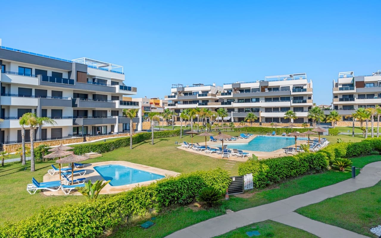2 bedroom Apartment for sale in Playa Flamenca with pool - € 350,000 (Ref: 9946583)