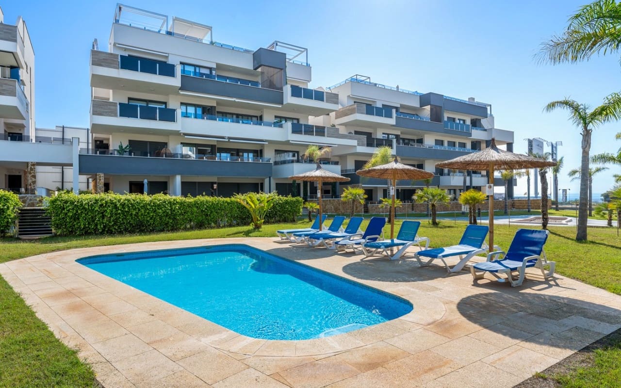 2 bedroom Apartment for sale in Playa Flamenca with pool - € 350,000 (Ref: 9946583)