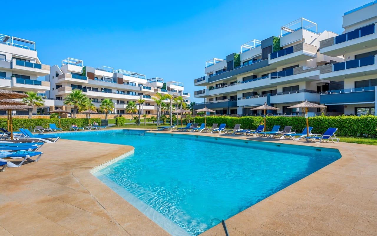 2 bedroom Apartment for sale in Playa Flamenca with pool - € 350,000 (Ref: 9946583)